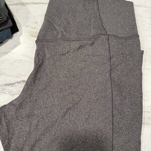 Athleta Grey Salutation Stash 7/8 Leggings with pockets